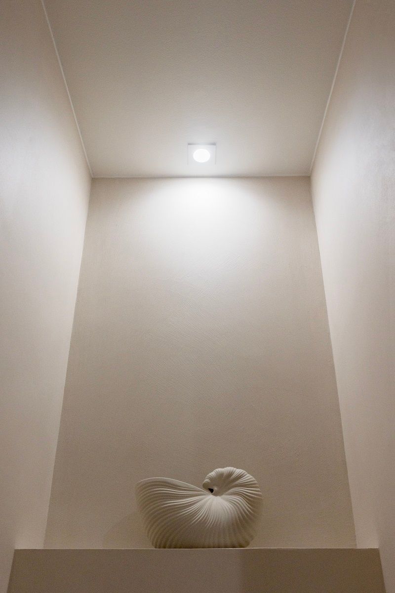 KANTTI 023W 9W bianco pieno per servizi igienici.